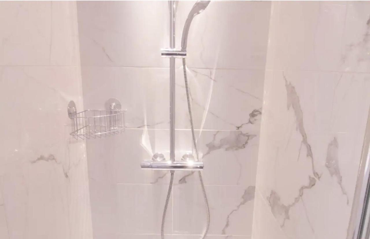 Bel appartement idéalement situé - Tour Eiffel Paris Extérieur photo